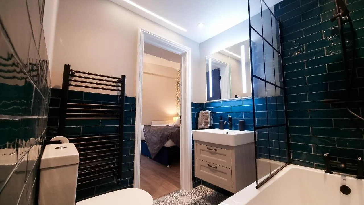 布赖顿Modern 2-Bed Townhouse - Free Private Parking别墅 0*, 布赖顿